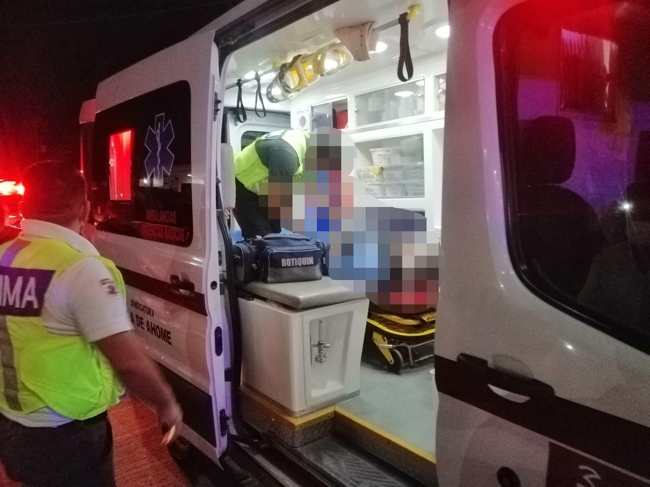 Con quemaduras y lesiones de arma blanca localizan un hombre en la carretera Mochis-Topolobampo