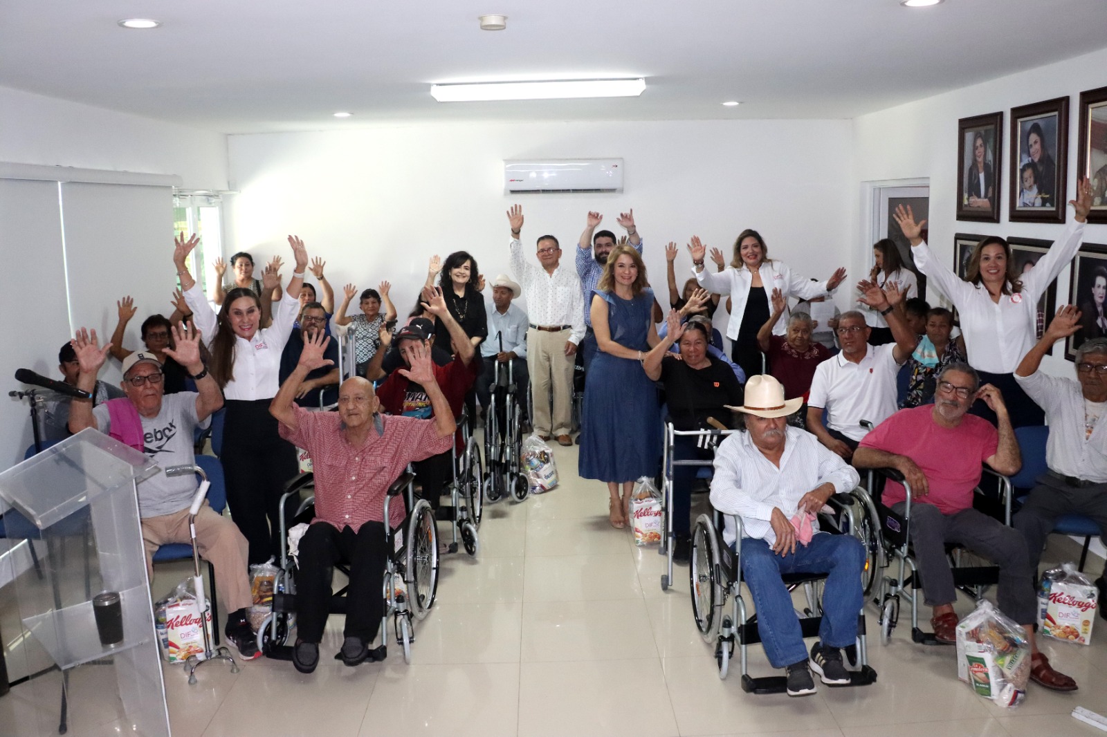 DIF Ahome celebra el ‘Día del Adulto Mayor’ con entrega de aparatos funcionales