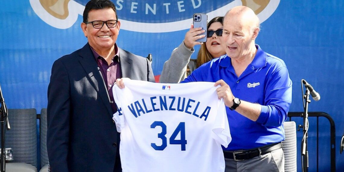 Regresa la Fernandomanía; los Dodgers listos para retirar el 34 de Fernando Valenzuela