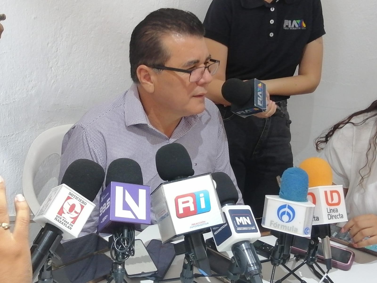 Pese a los 20 apagones del fin de semana, alcalde de Mazatlán asegura estar contento con la CFE