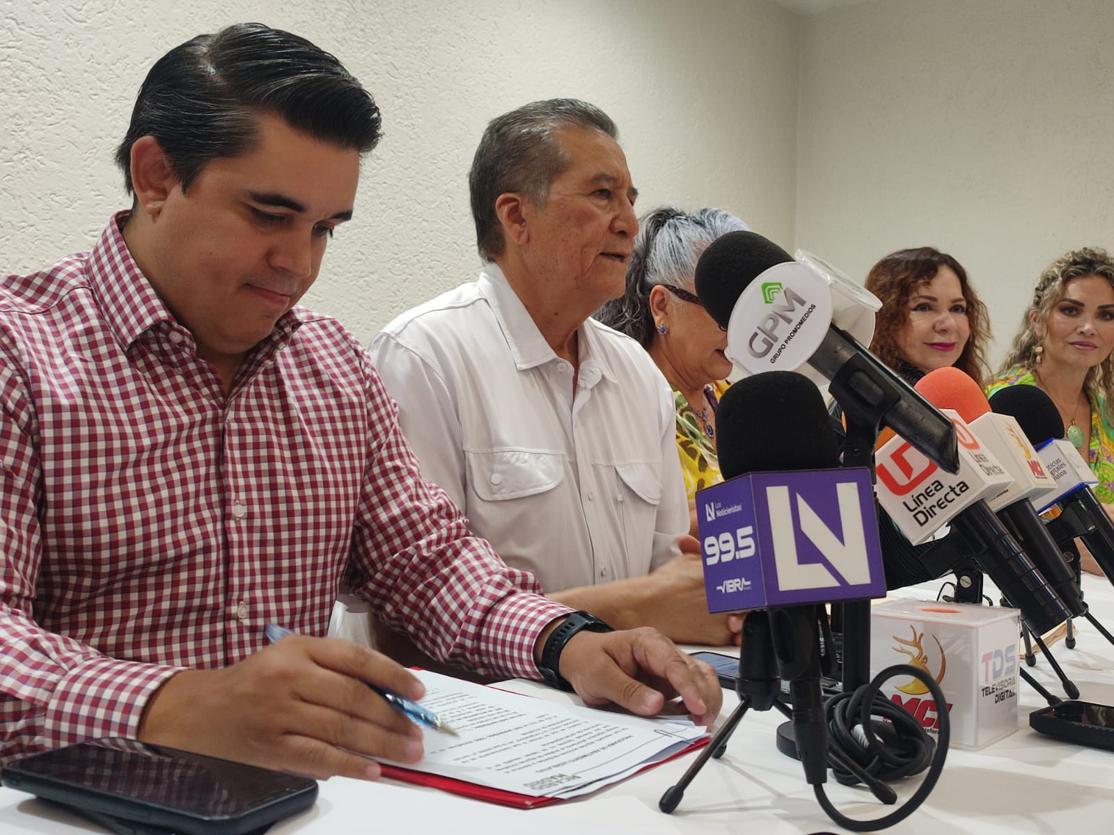 En 5 años, la UAS tuvo ingresos de más de mil 900 mdp; ¿en qué lo ejercieron?, señala Feliciano Castro
