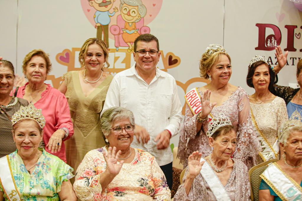 En grande celebra el DIF Mazatlán a los adultos mayores con fiesta en el Día del Abuelo