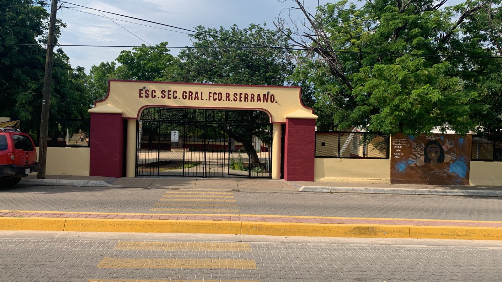 Secundaria de Choix padece de maestros faltistas, no hay director que ponga orden