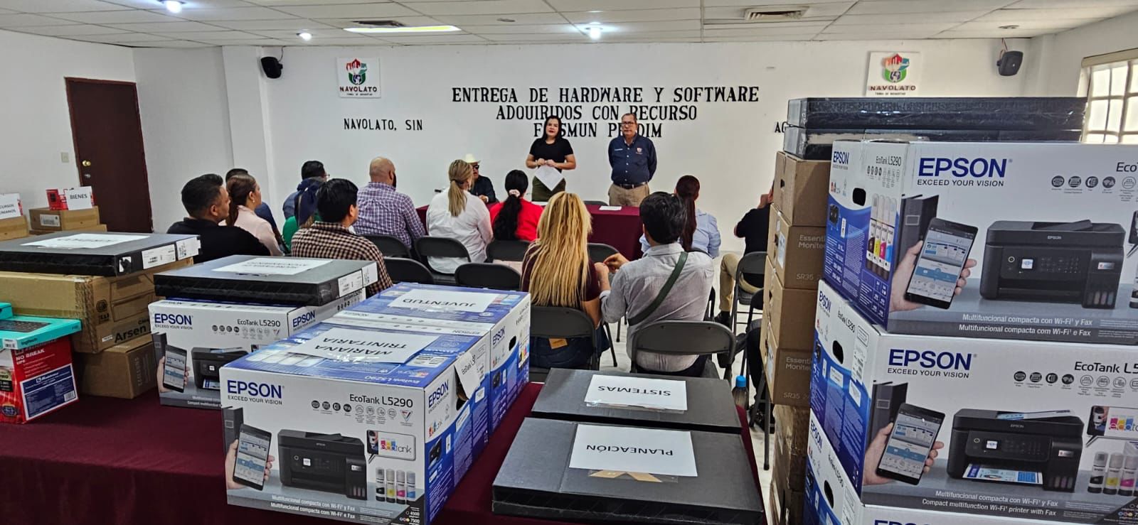 Fortalecen áreas del ayuntamiento de Navolato con equipo de cómputo para la atención de programas sociales