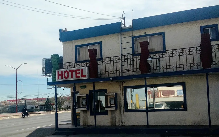 Privan de la libertad a 9 migrantes en Ciudad Juárez; los sacaron por la fuerza de un hotel, señalan