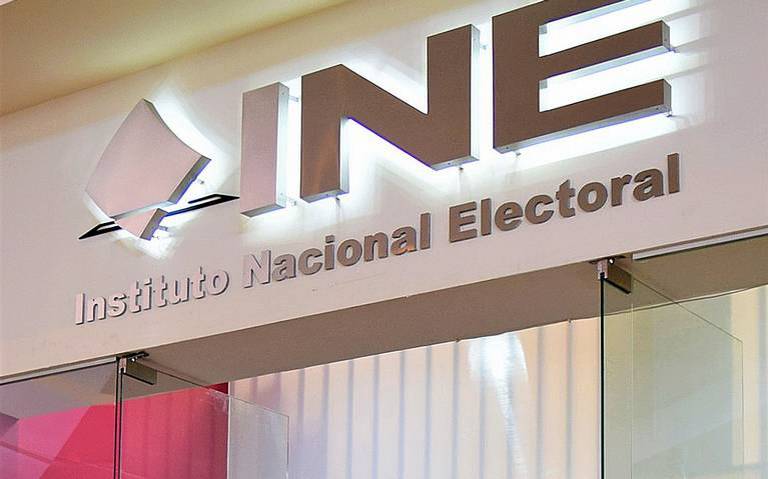 Aprueba INE medidas cautelares a AMLO por violencia política de género contra Gálvez