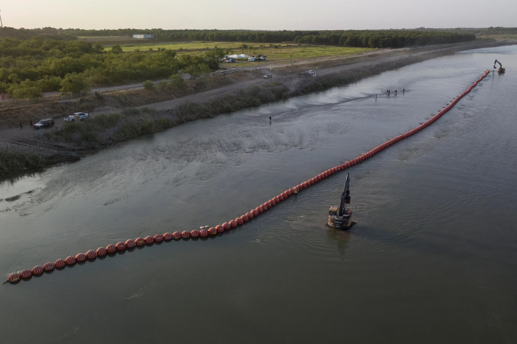 ‘Ojalá y aprenda que debe de respetarnos’, López Obrador confirma que Texas recorrió las boyas marinas
