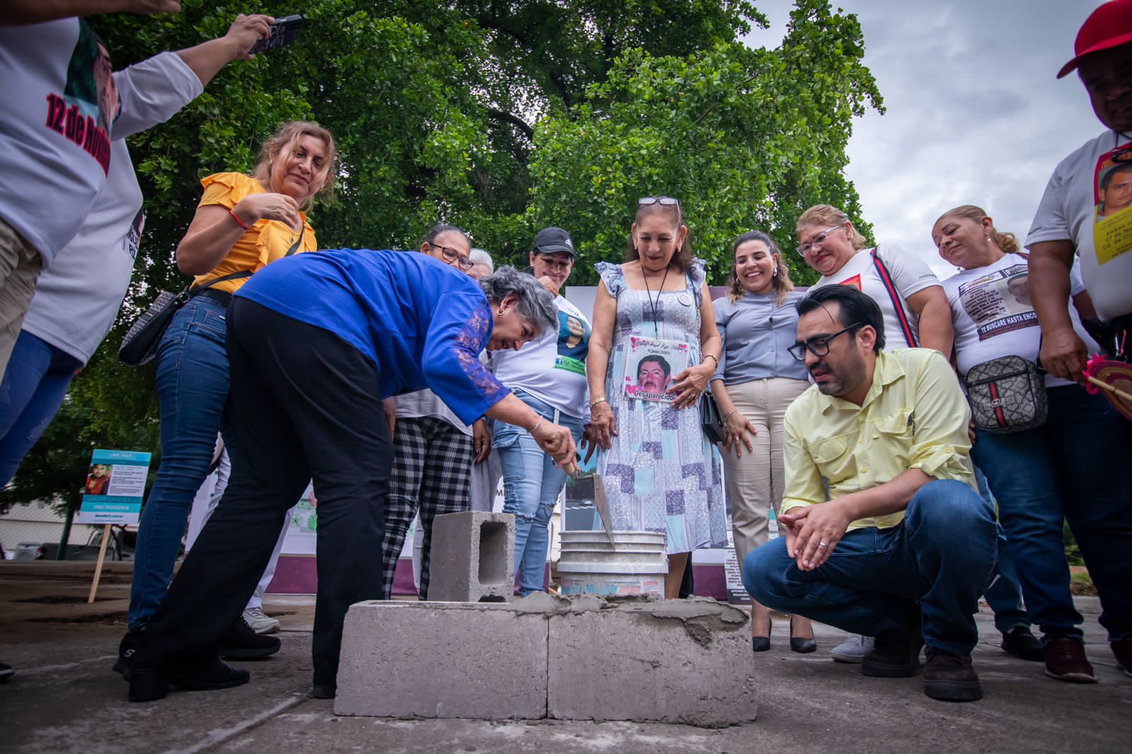 Coloca alcalde primera piedra de Parque Memorial de los Desaparecidos, en Culiacán