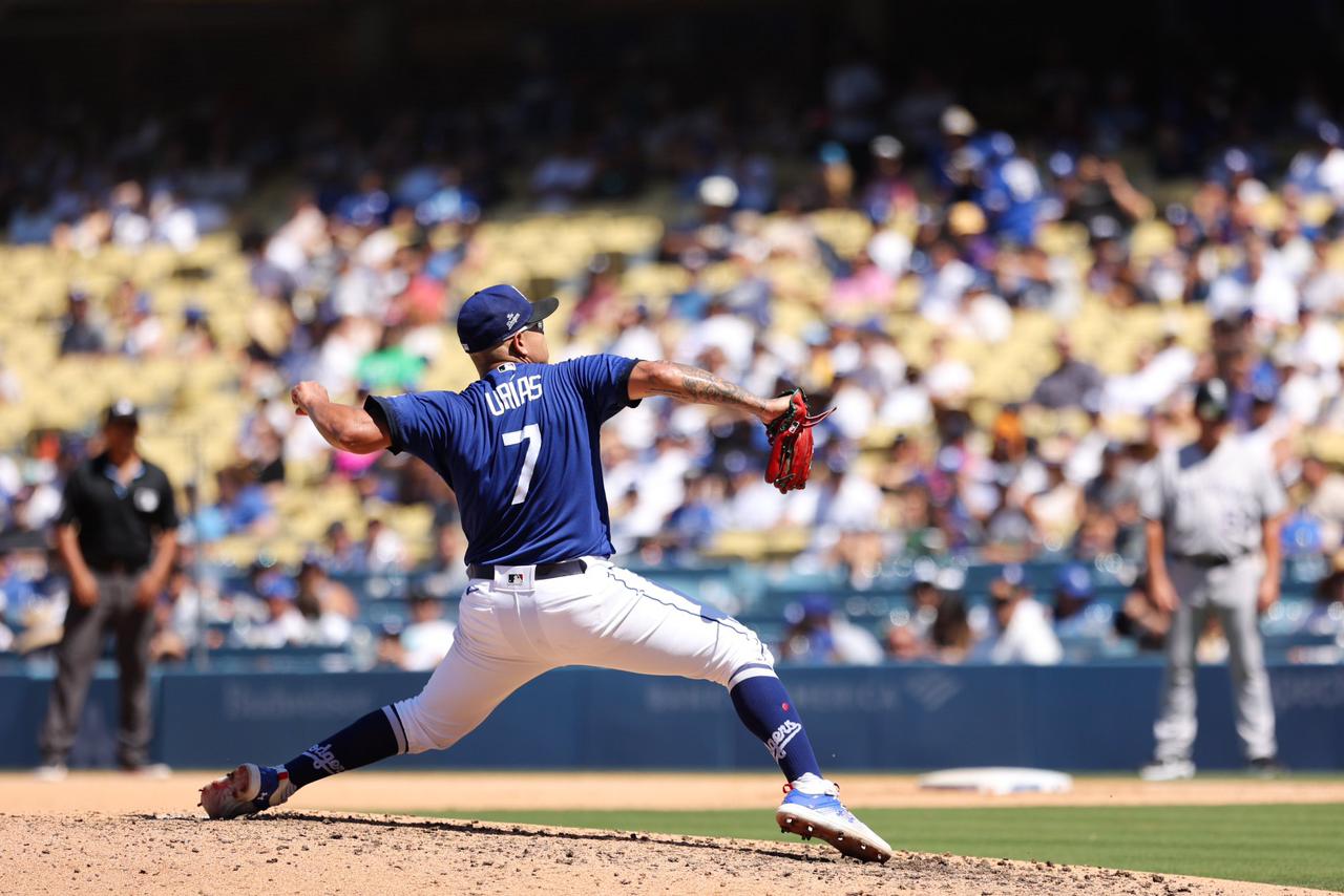 Julio Urías llega a diez triunfos con los Dodgers de Los Ángeles