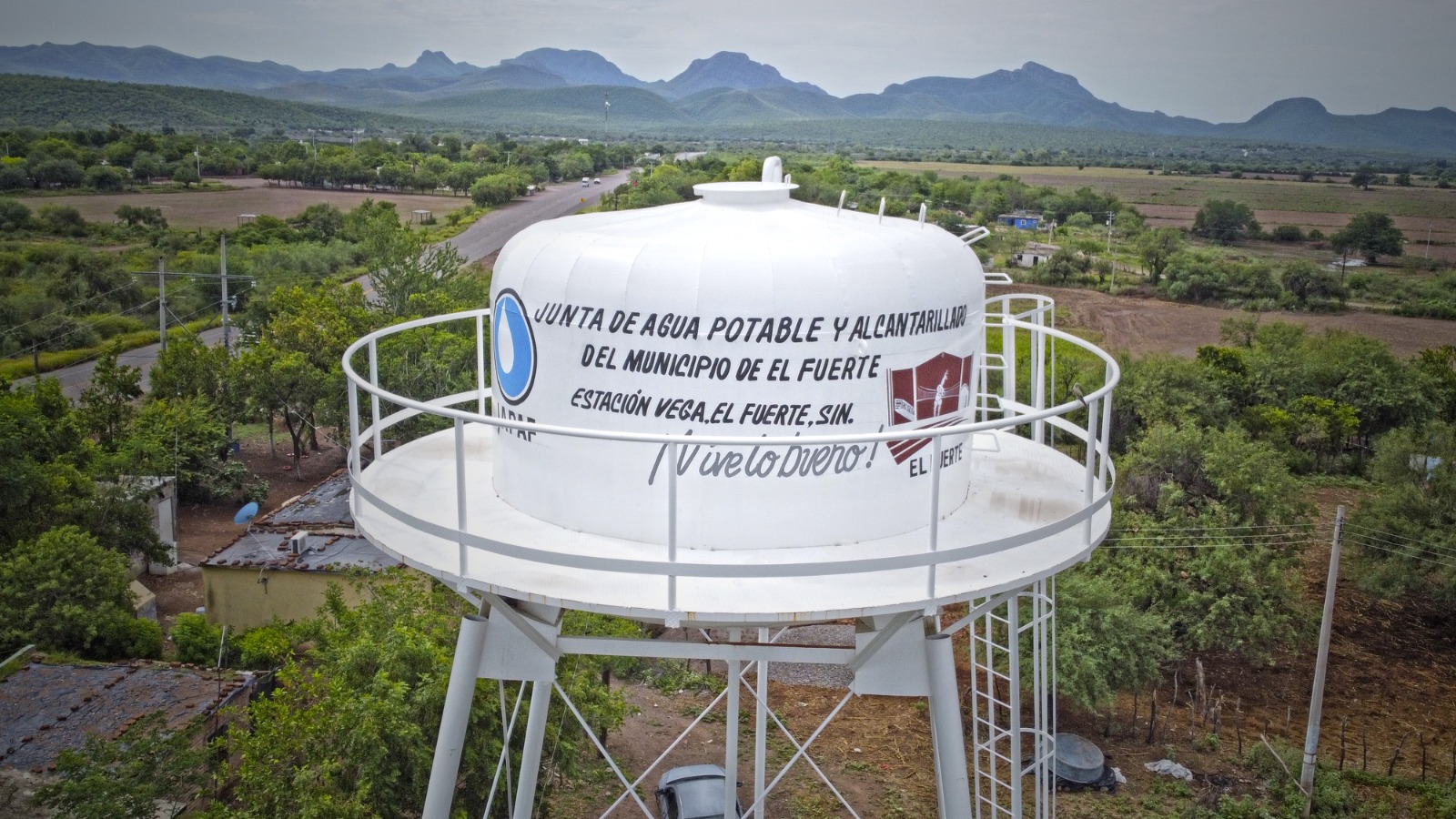 Gobierno de El Fuerte da solución al problema de agua en Estación Vega
