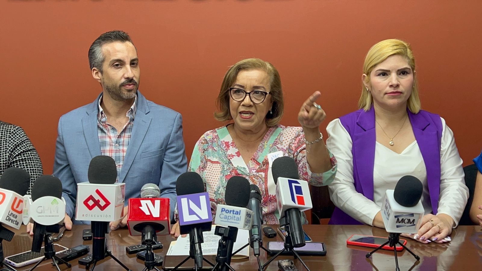 No se veían en las nuevas comisiones y con presión, PAS consigue participación en dos