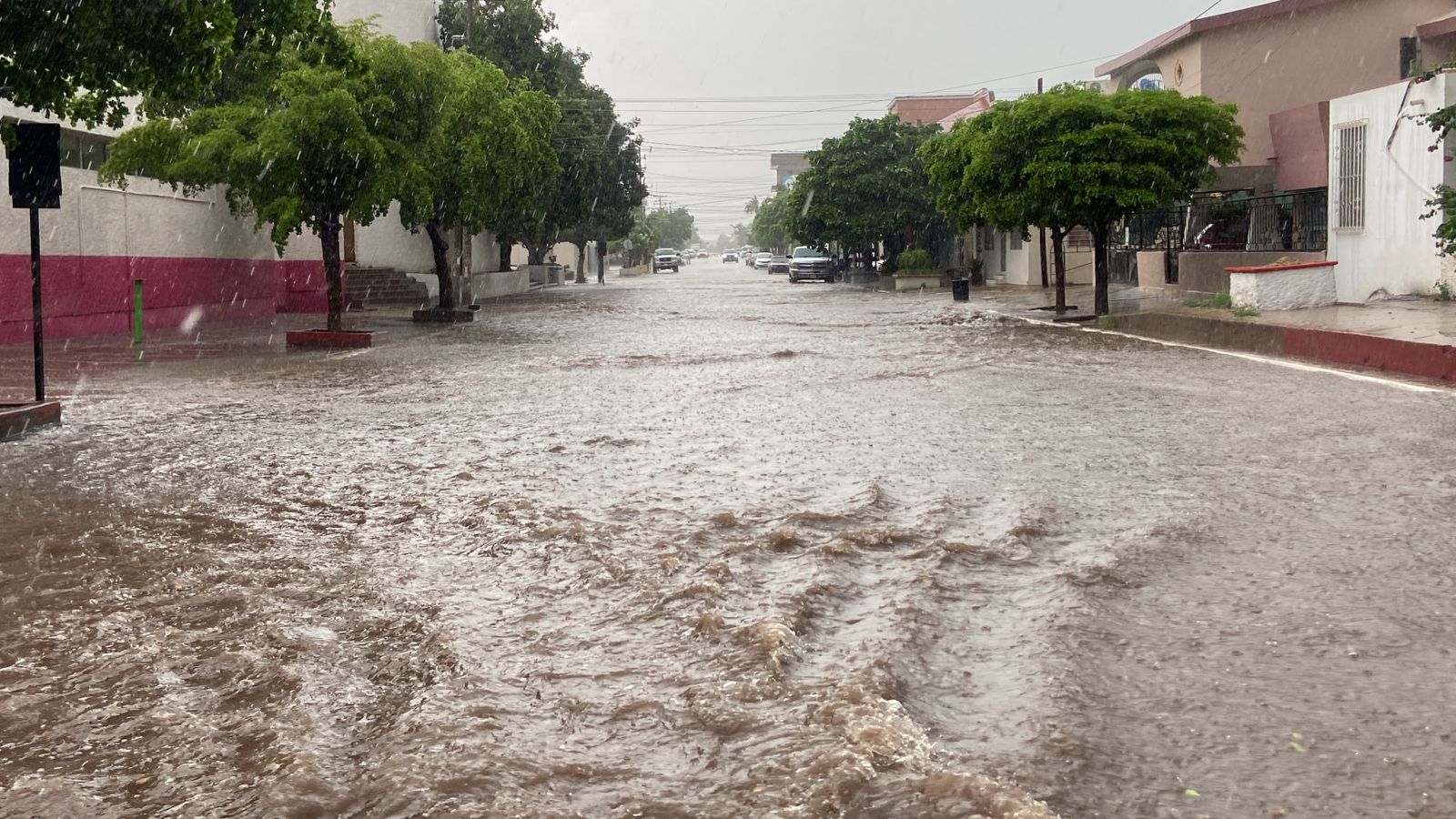 Tláloc se acordó de Guamúchil: Cae fuerte tromba que llegó desde Mocorito