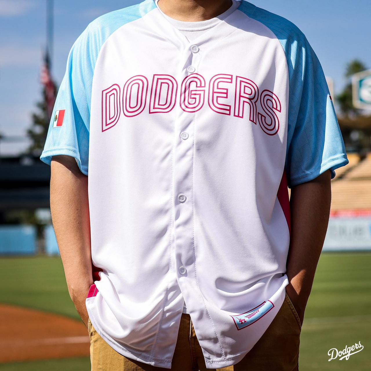 Los Dodgers presentan jersey especial para día de la Herencia Mexicana