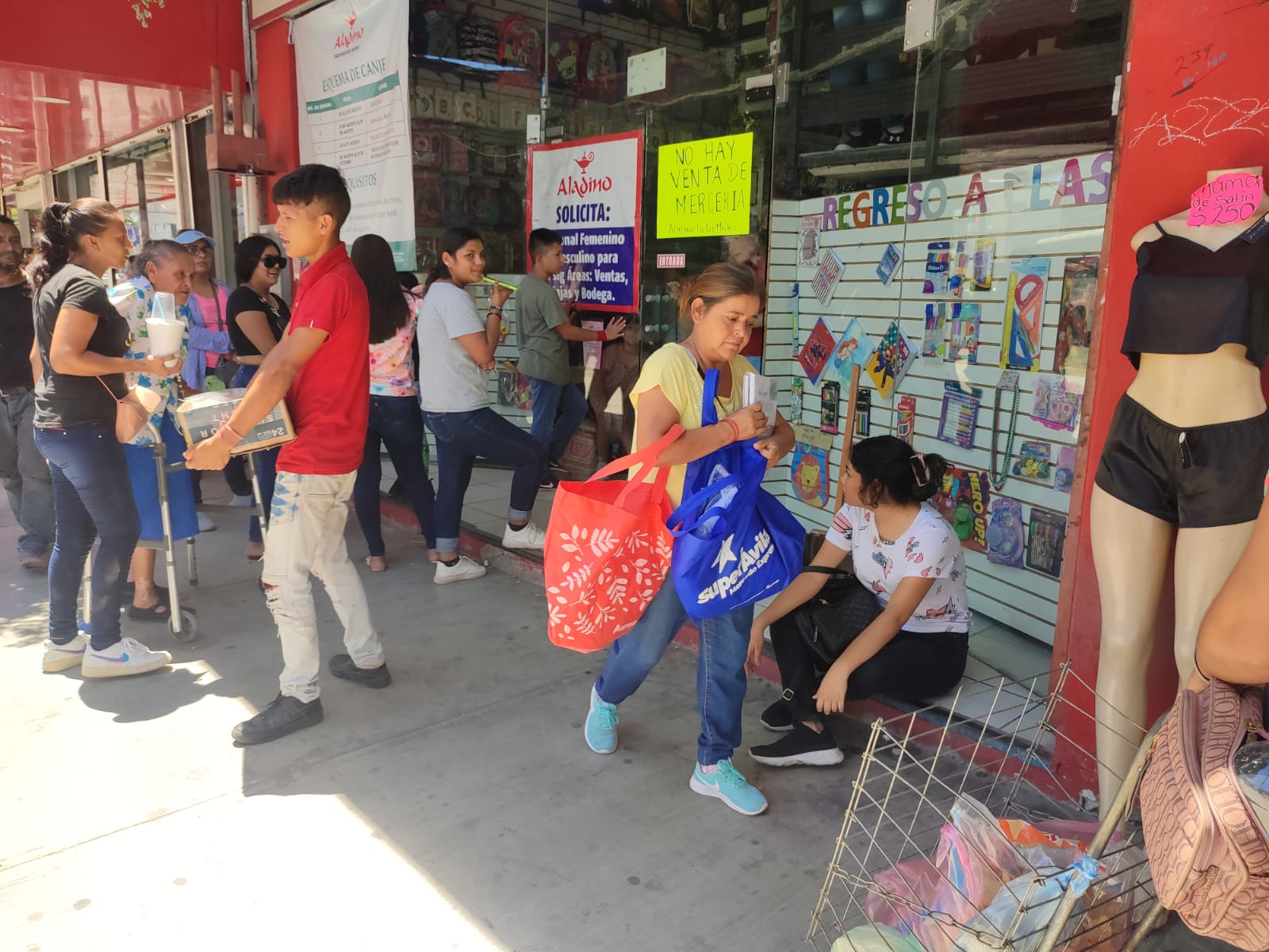 Proveedores de uniformes y útiles escolares listos para el canje en Sinaloa: Canaco