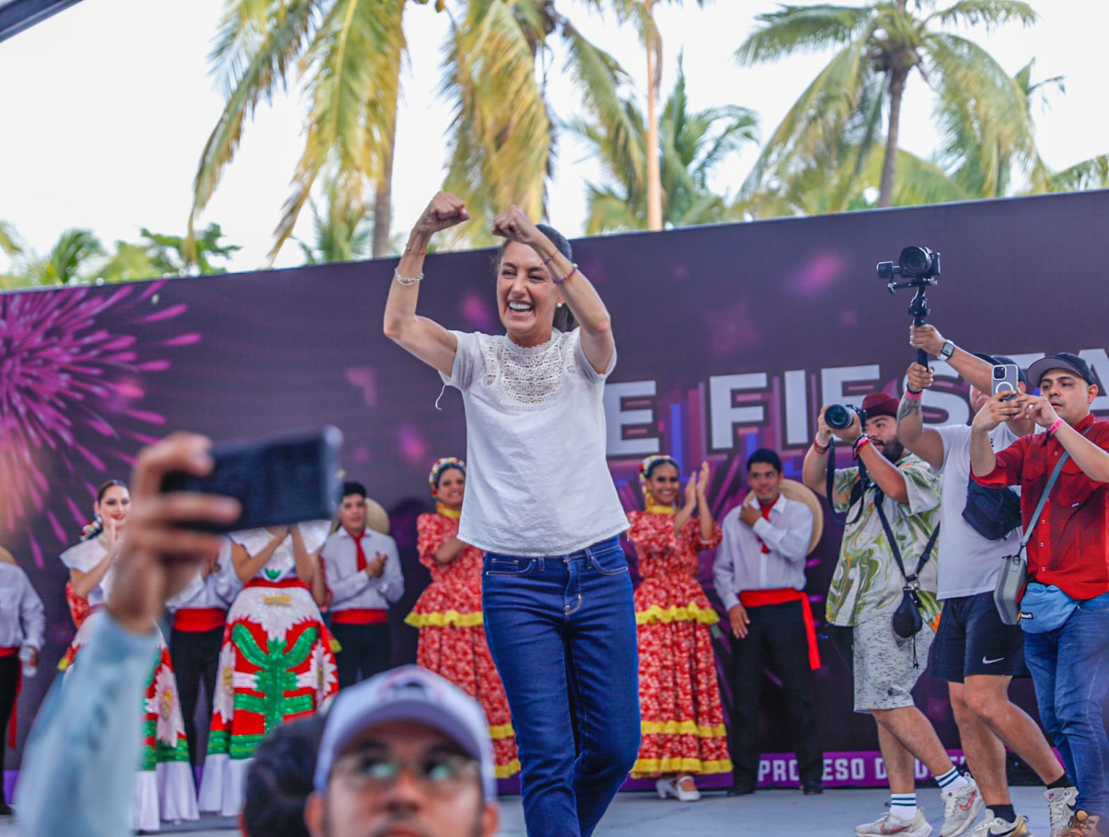 Miles de personas acuden al evento ‘De fiesta con Claudia Sheinbaum’ en Culiacán