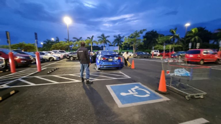 Hombre termina atropellado cuando enseñaba a mujer a manejar en Tabasco