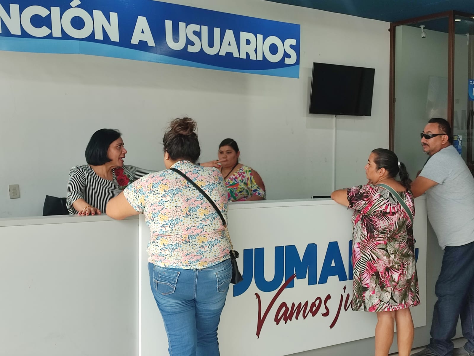 ¡Lo que faltaba! Se hacen pasar por trabajadores de la Jumapag y cobran a domicilio; alertan sobre estafa