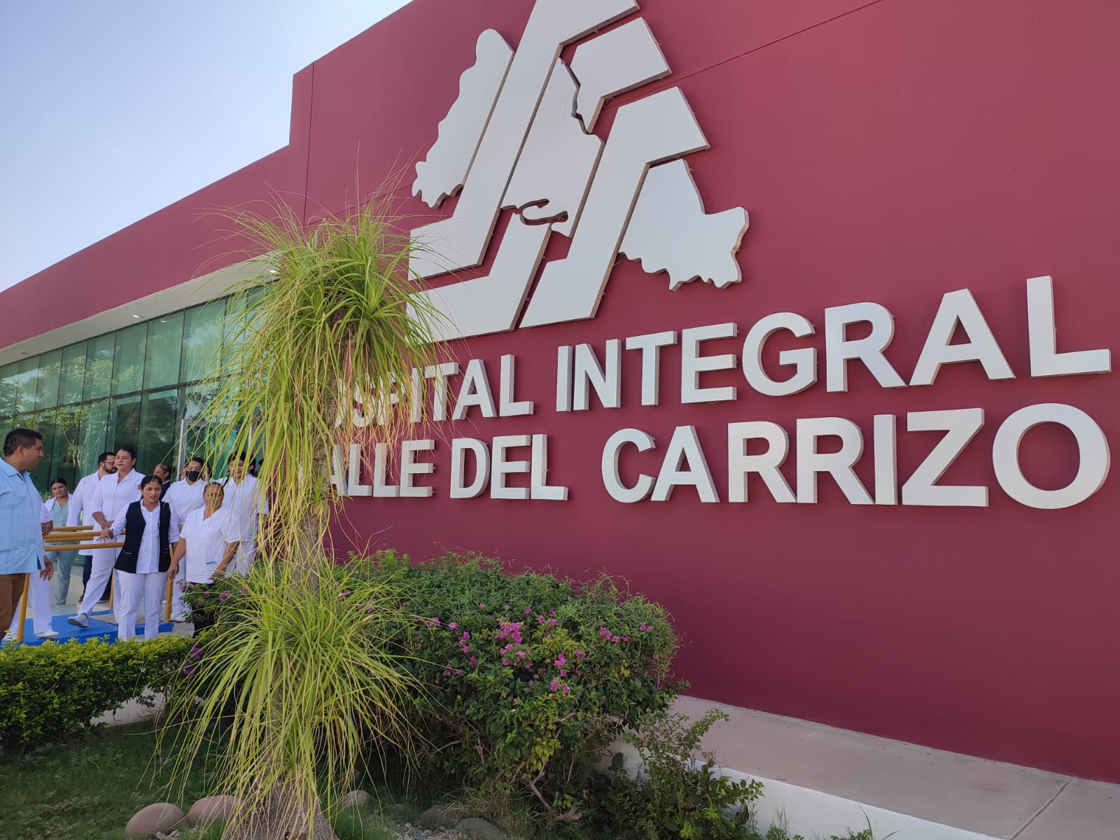 Pobladores hacen uso del Hospital Integral Valle del Carrizo; agradecen  no  ir hasta Sonora o a Los Mochis