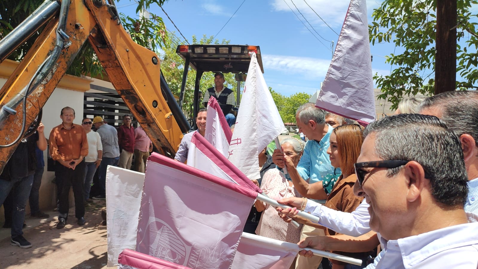 Tras 52 años de gestión finalmente los escucharon y ya tendrán pavimento vecinos del callejón 2 de Abril