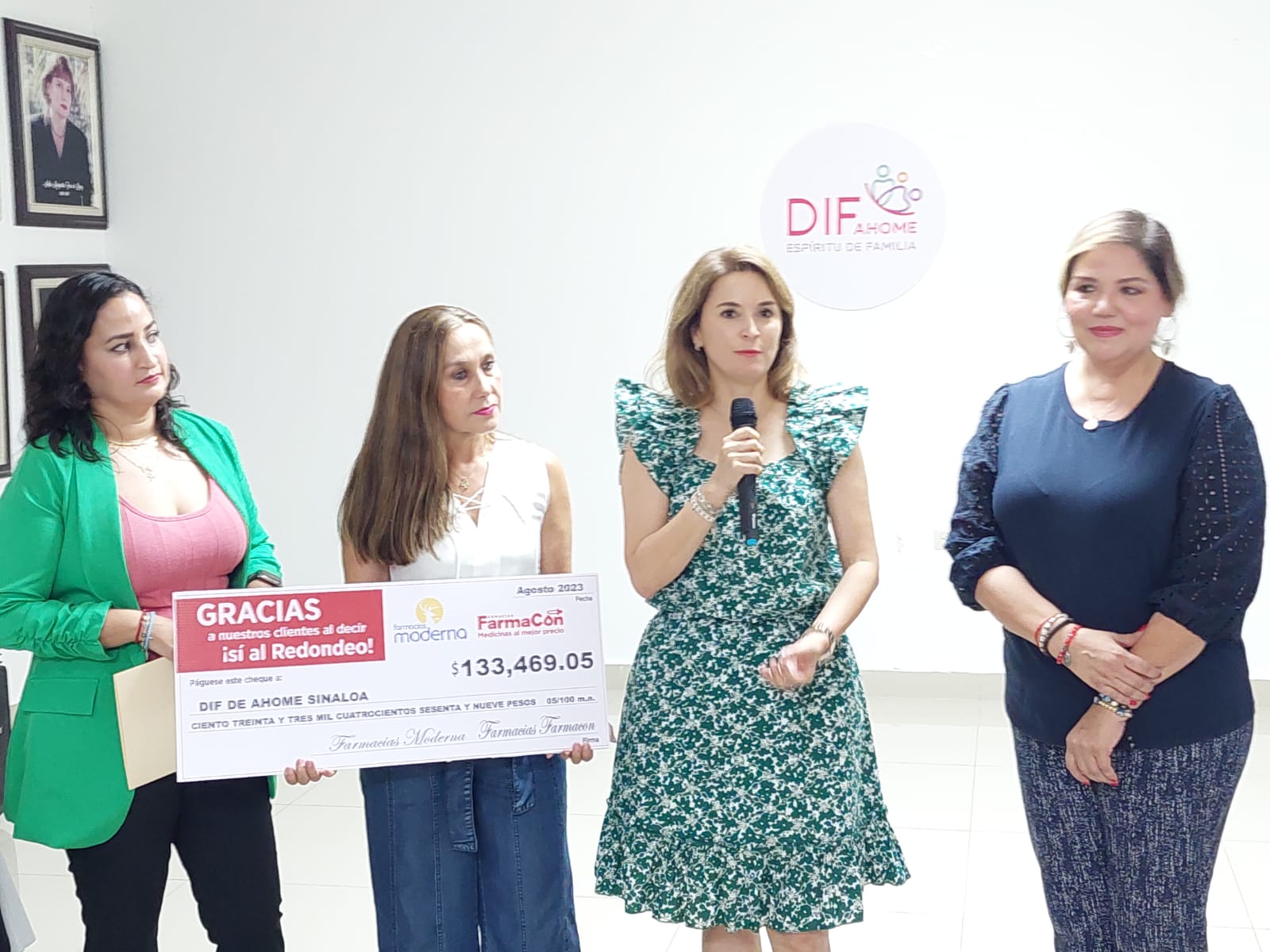 Recibe DIF Ahome 133 mil 469 pesos del programa de redondeo de farmacias La Moderna y Farmacón