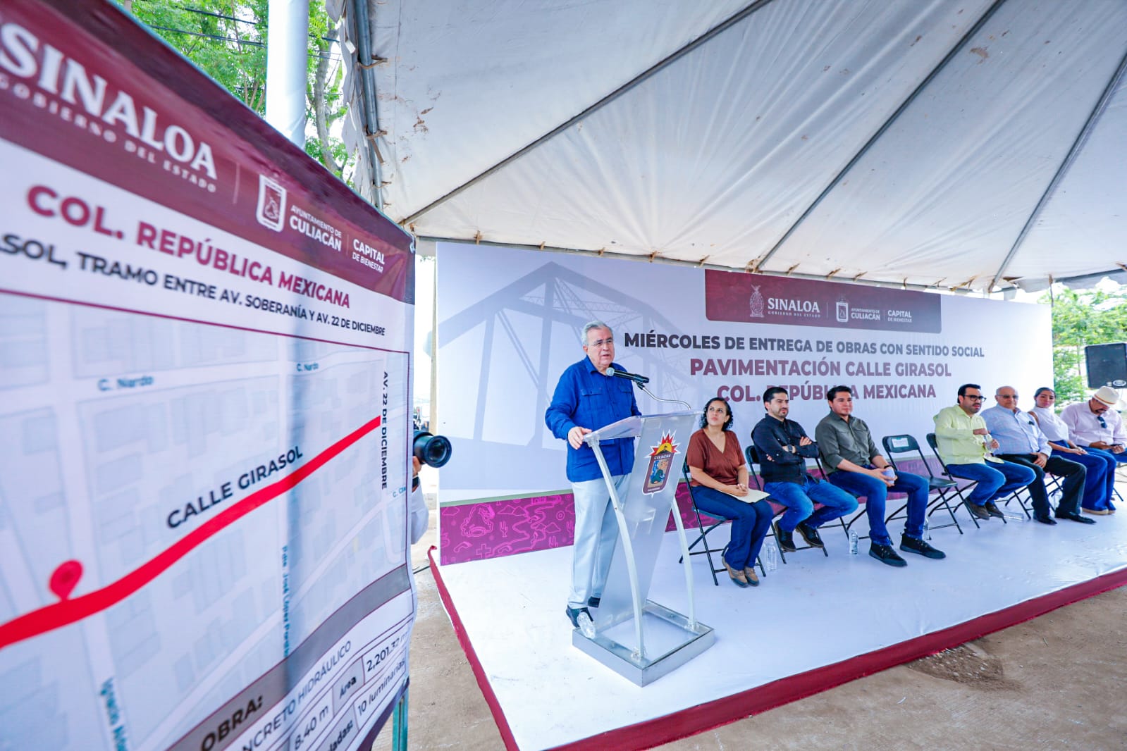 Entregan Rocha y Gámez calle pavimentada en colonia República Mexicana