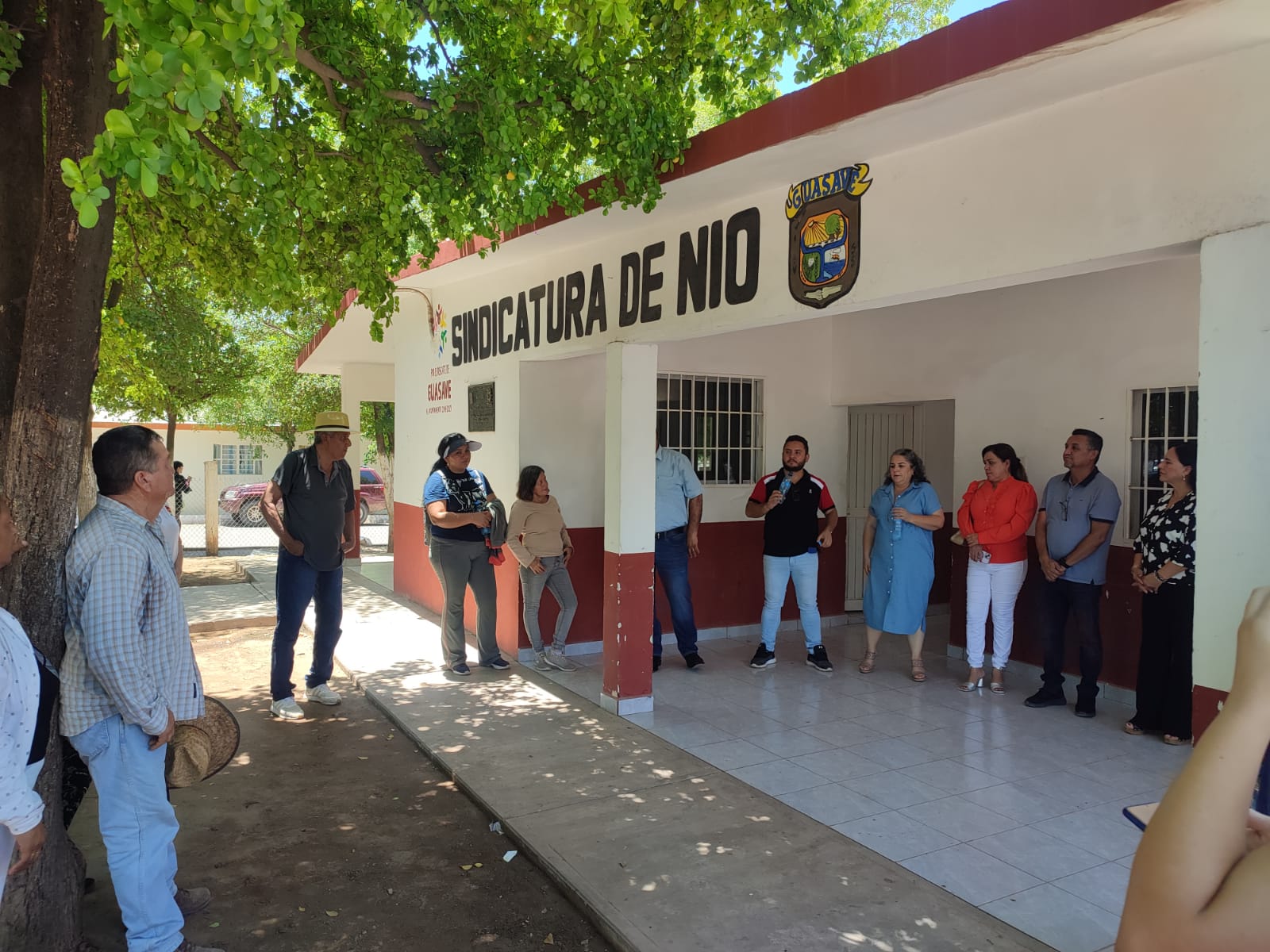 Se unen síndicos de Guasave en apoyo a Verónica Zambrano; la dejan al frente de la oficina en Nío
