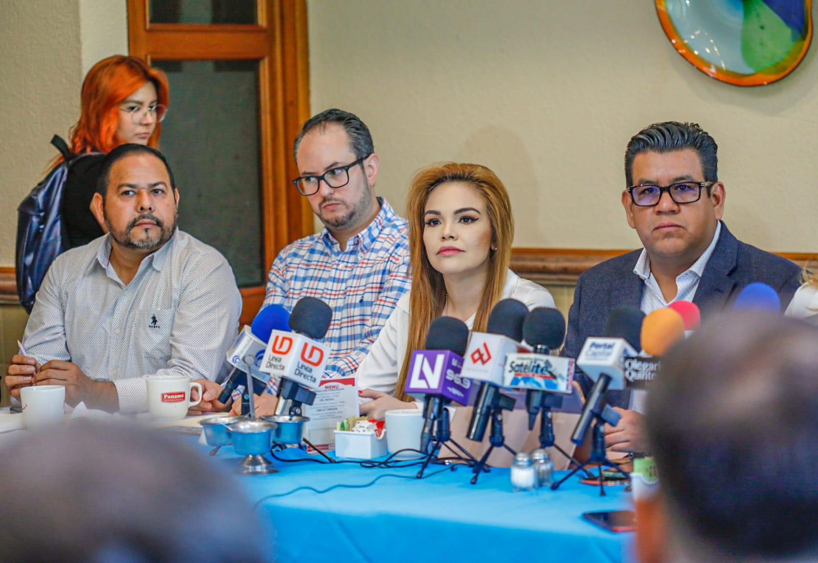 Si no se ‘para’ distribución de libros de texto, Rocha podría ser sancionado; es orden judicial: Oposición