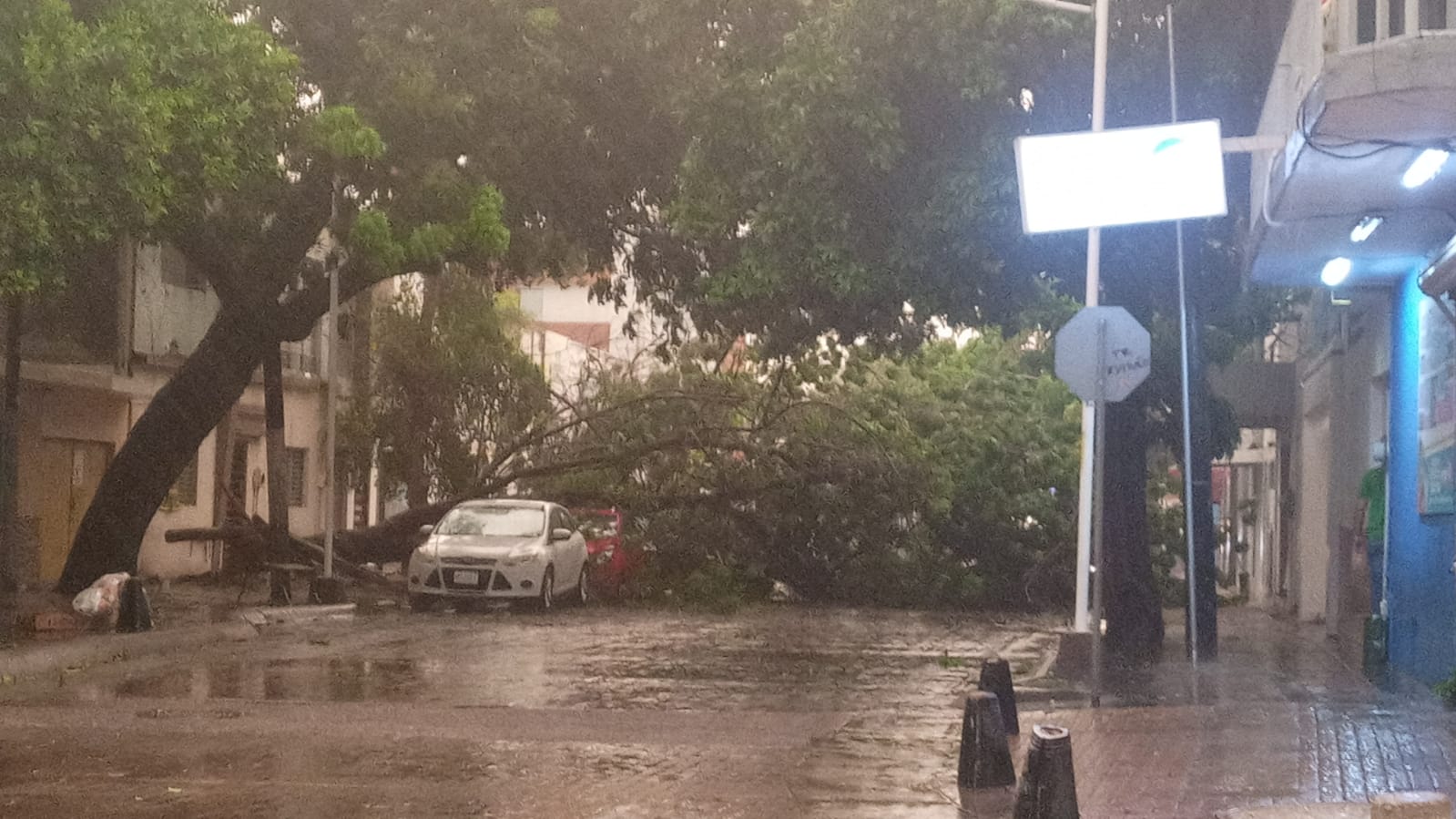 ¡Tome precauciones! Se prevén lluvias con descargas eléctricas y rachas de viento en Sinaloa este martes