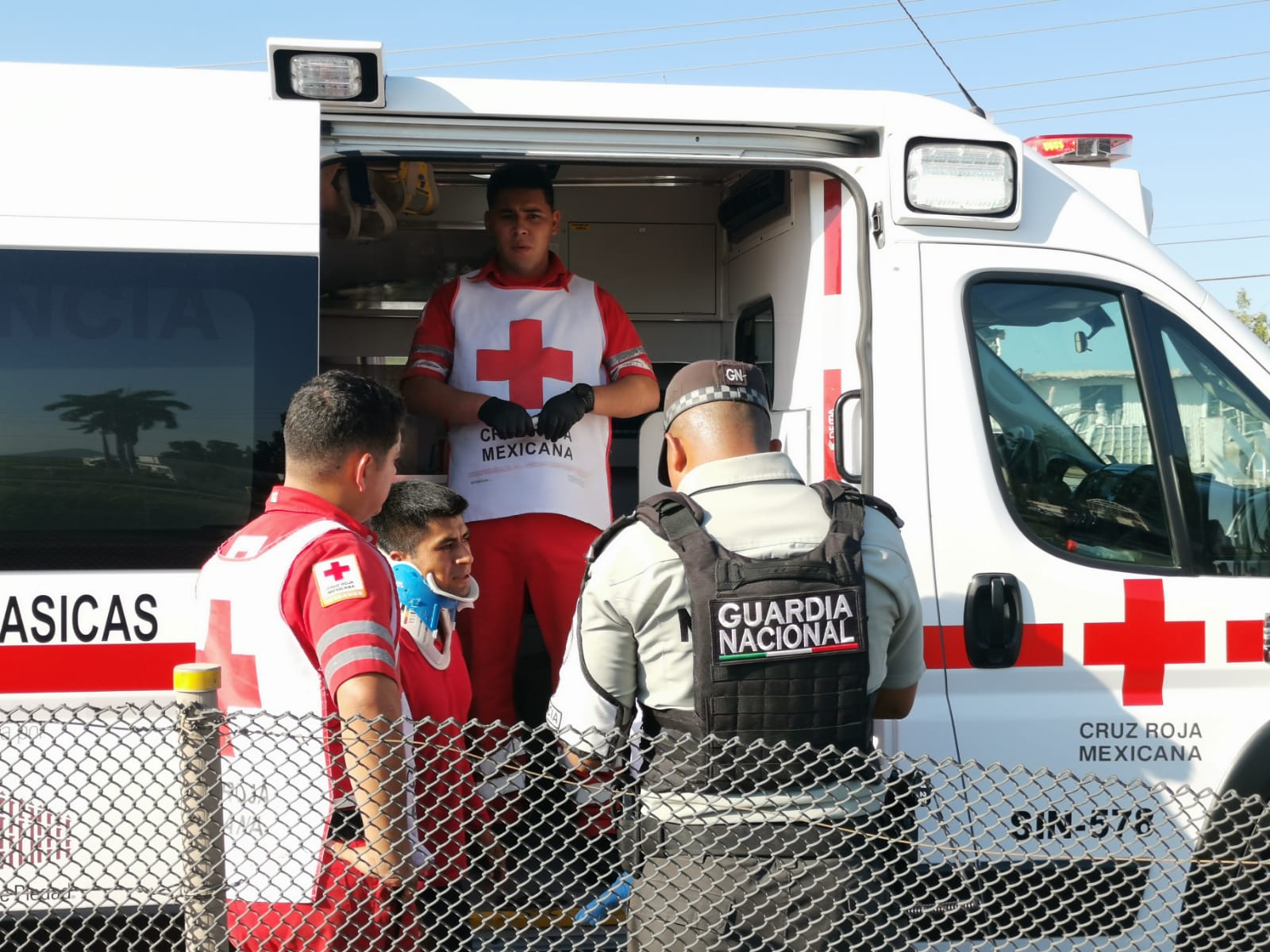 Iban a la siembra de pepino a Santa Ana, Sonora, accidentados del camión de jornaleros en Juan José Ríos, Guasave