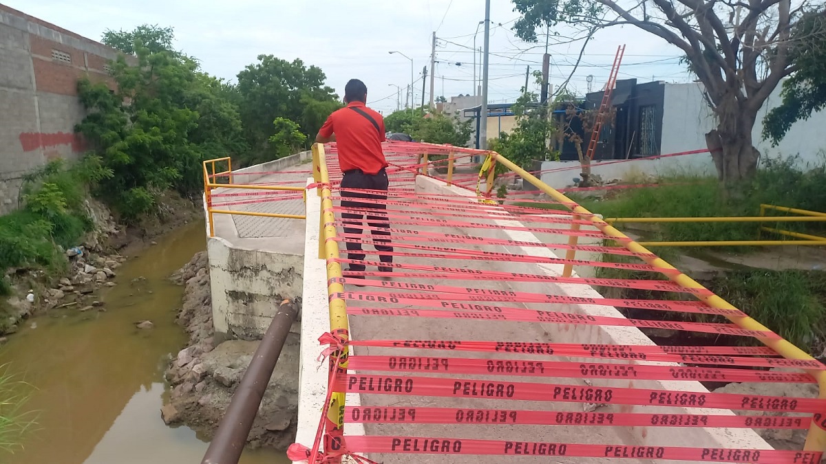 Protección Civil en Mazatlán delimita zona de peligro en Fuentes del Valle, reconstruirán el puente