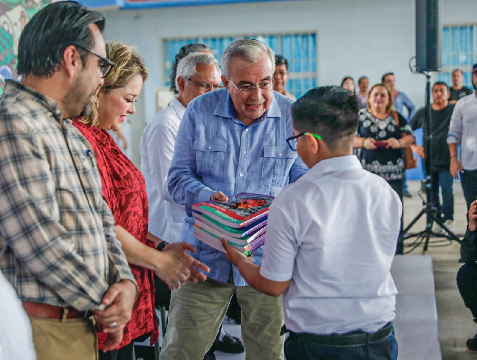 Niños con sueño y otros emocionados, así arrancó el ciclo escolar 2023-2024 en Culiacán