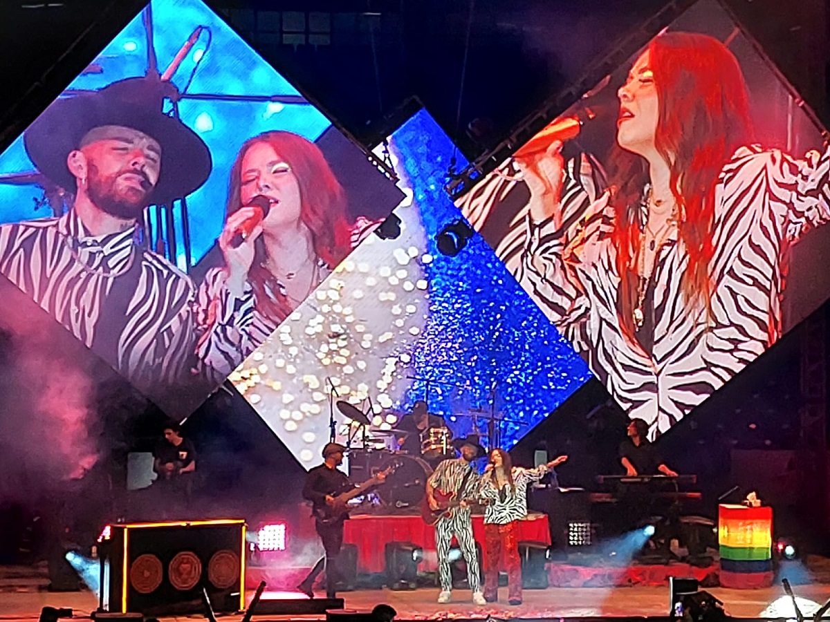 Jesse & Joy hacen vibrar con sus canciones al público mochitense