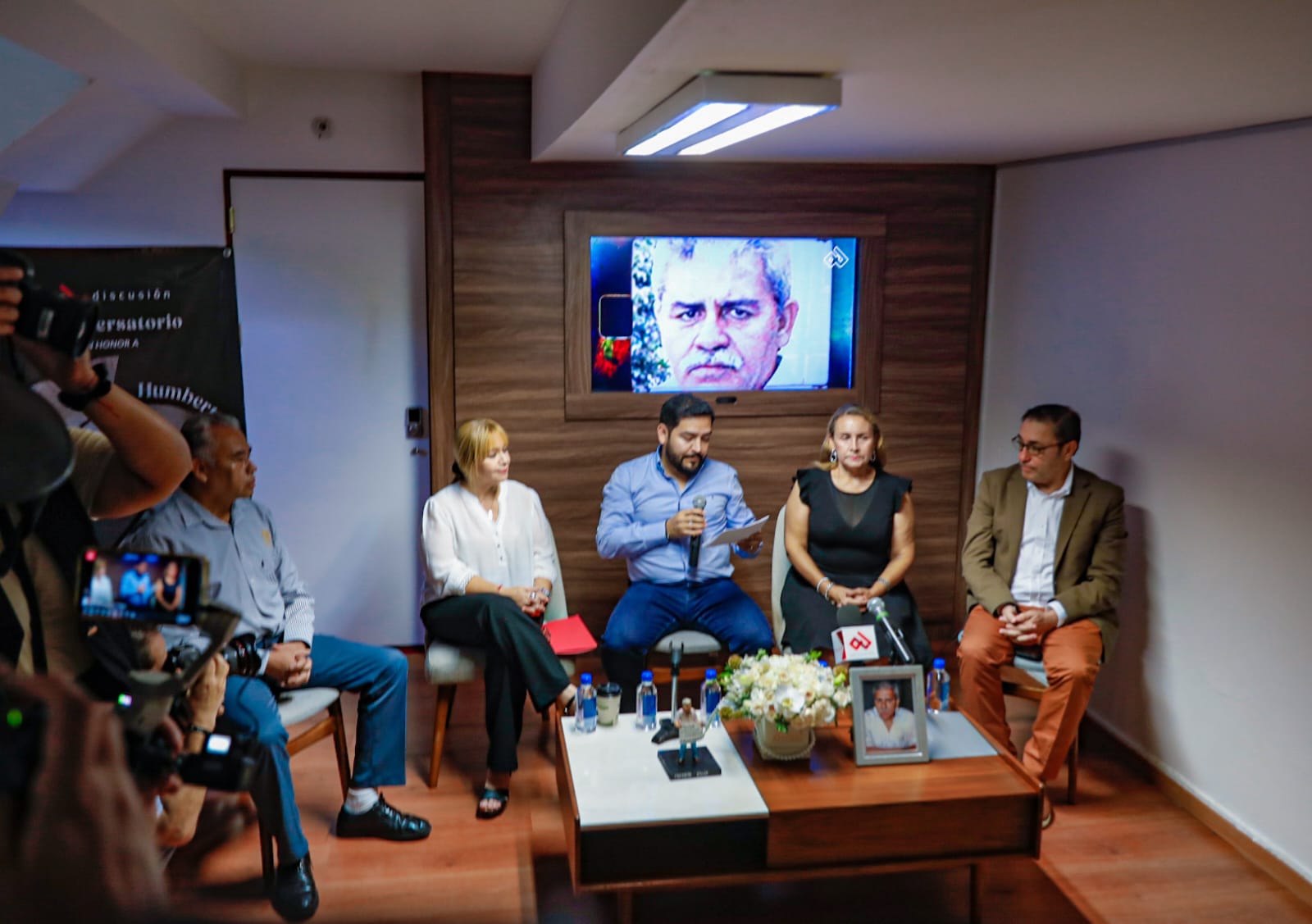 Llevan a cabo Conversatorio en memoria de Humberto Millán a 12 años del crimen en su contra