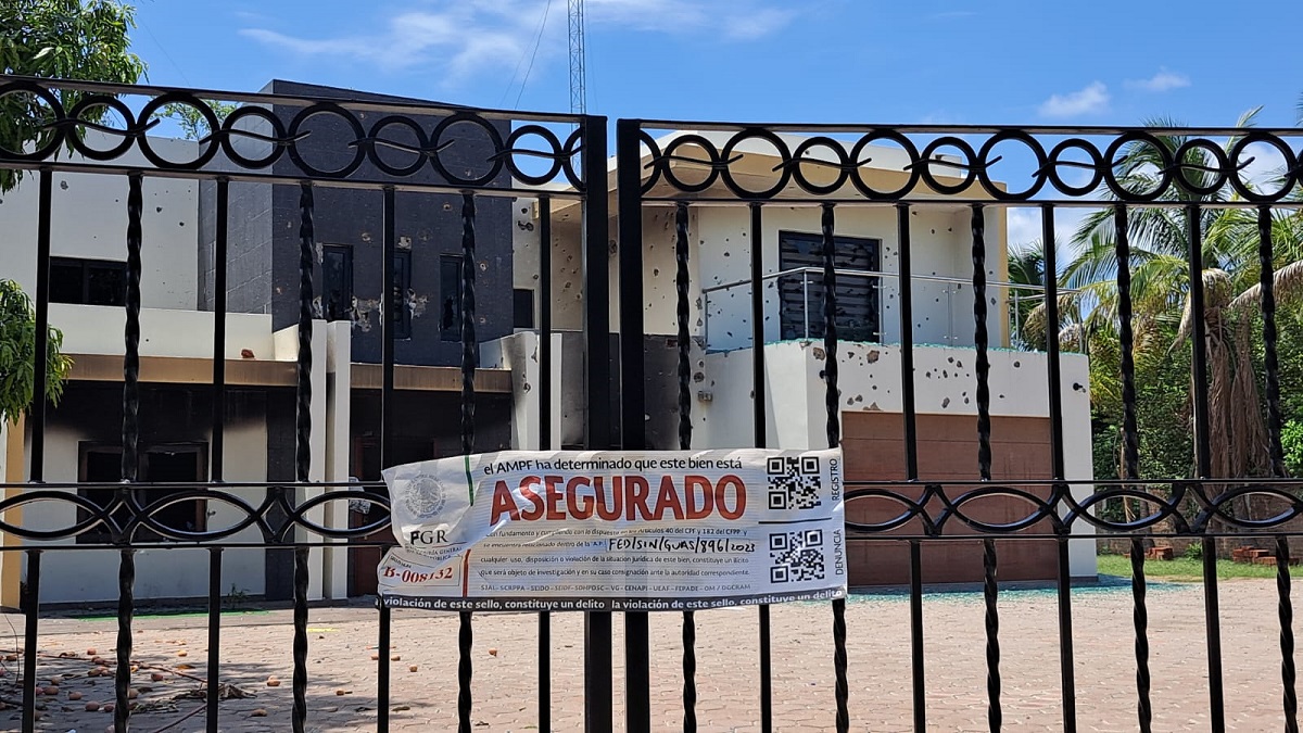 Hallaron droga en casas baleadas y aseguradas en Sinaloa municipio; ‘estamos tranquilizando la zona’: Rocha