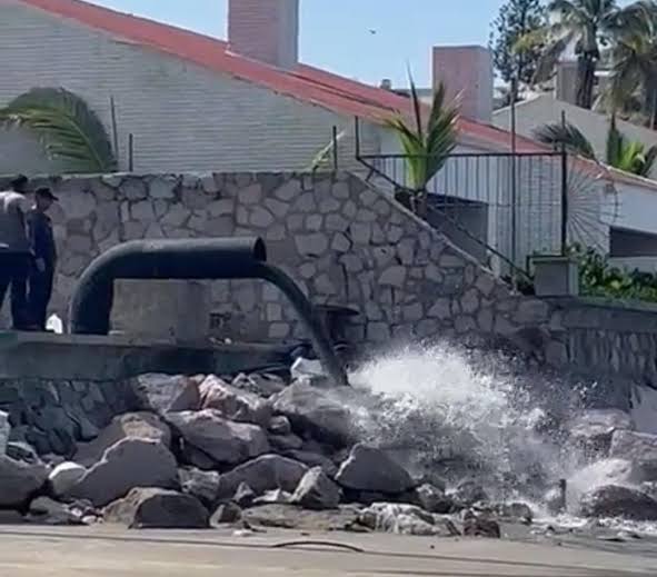 ¡No más desbordes de aguas negras y basura! Diputado pide conservar certificación de playas en Mazatlán