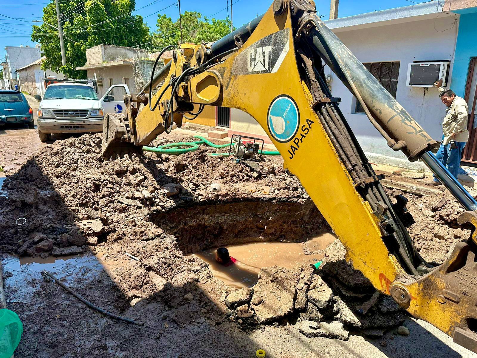 Enfrenta Japasa serios problemas por las fugas de agua; hacen hasta 40 reparaciones al día