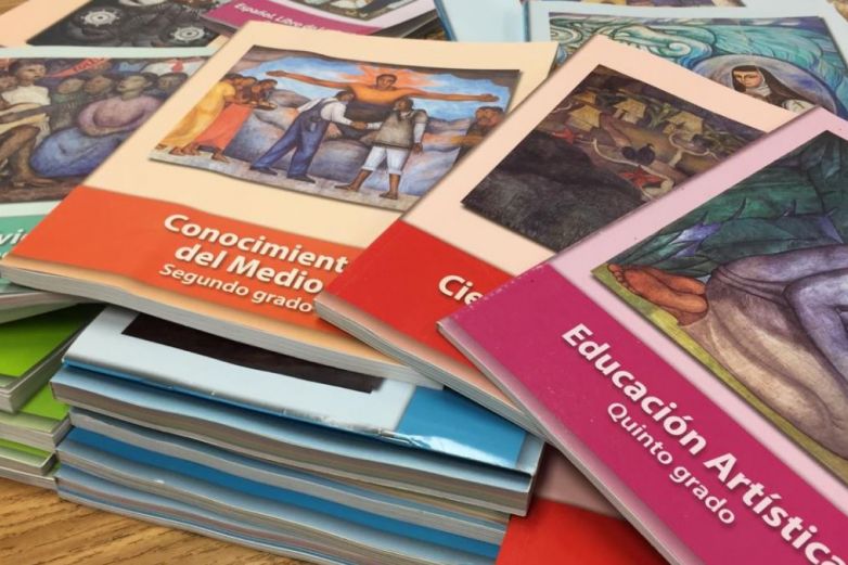 Concede juez al PRI suspensión provisional contra libros de texto; son 50 niños amparados