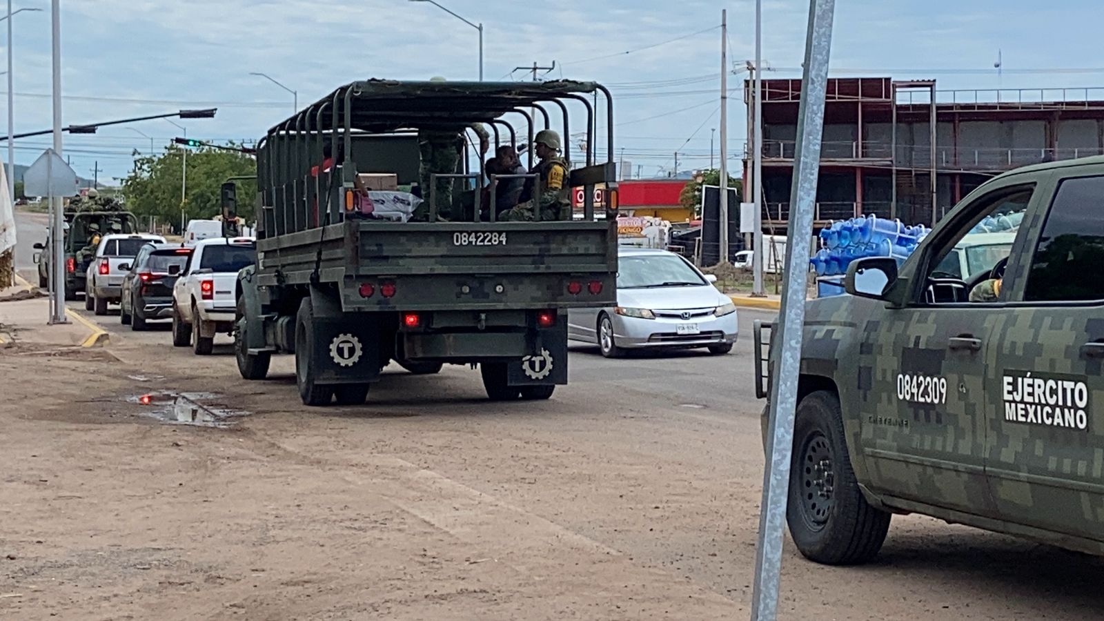 Siguen llegando desplazados por la violencia a Guamúchil; son 19 comunidades que se han quedado casi en el abandono
