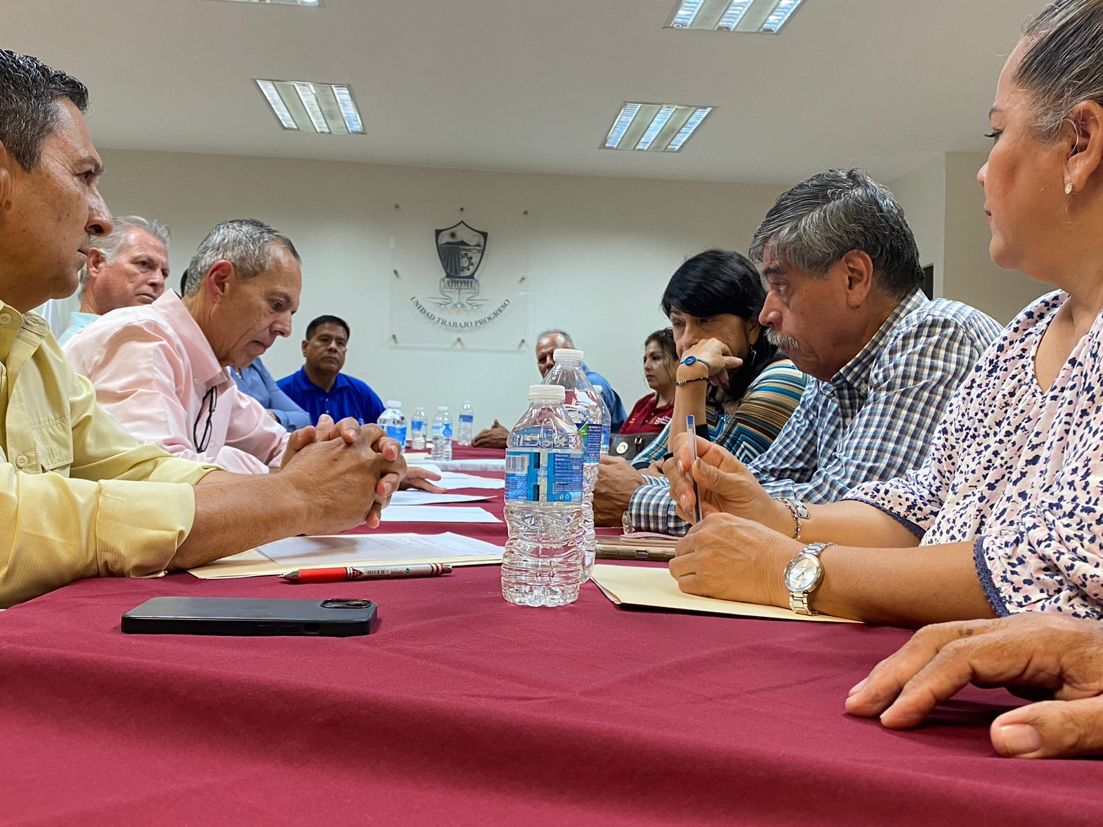 Precaristas sostienen reunión con alcalde de Ahome y establecen acuerdos para buscar terrenos donde puedan vivir