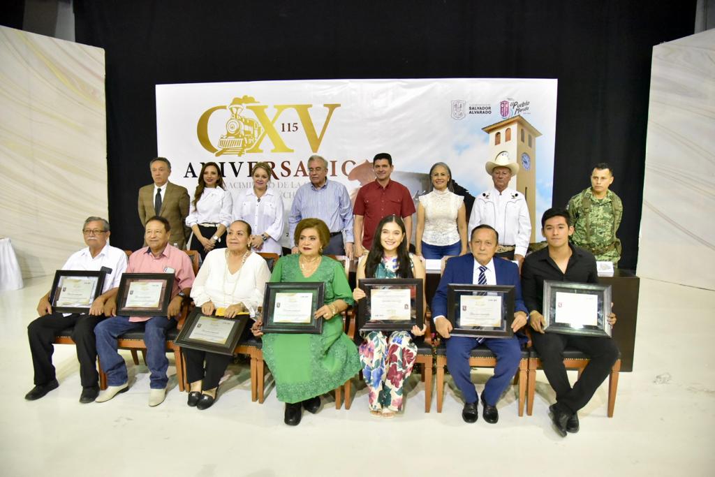 Reconocen a siete guamuchilenses destacados en el 115 aniversario de la ciudad