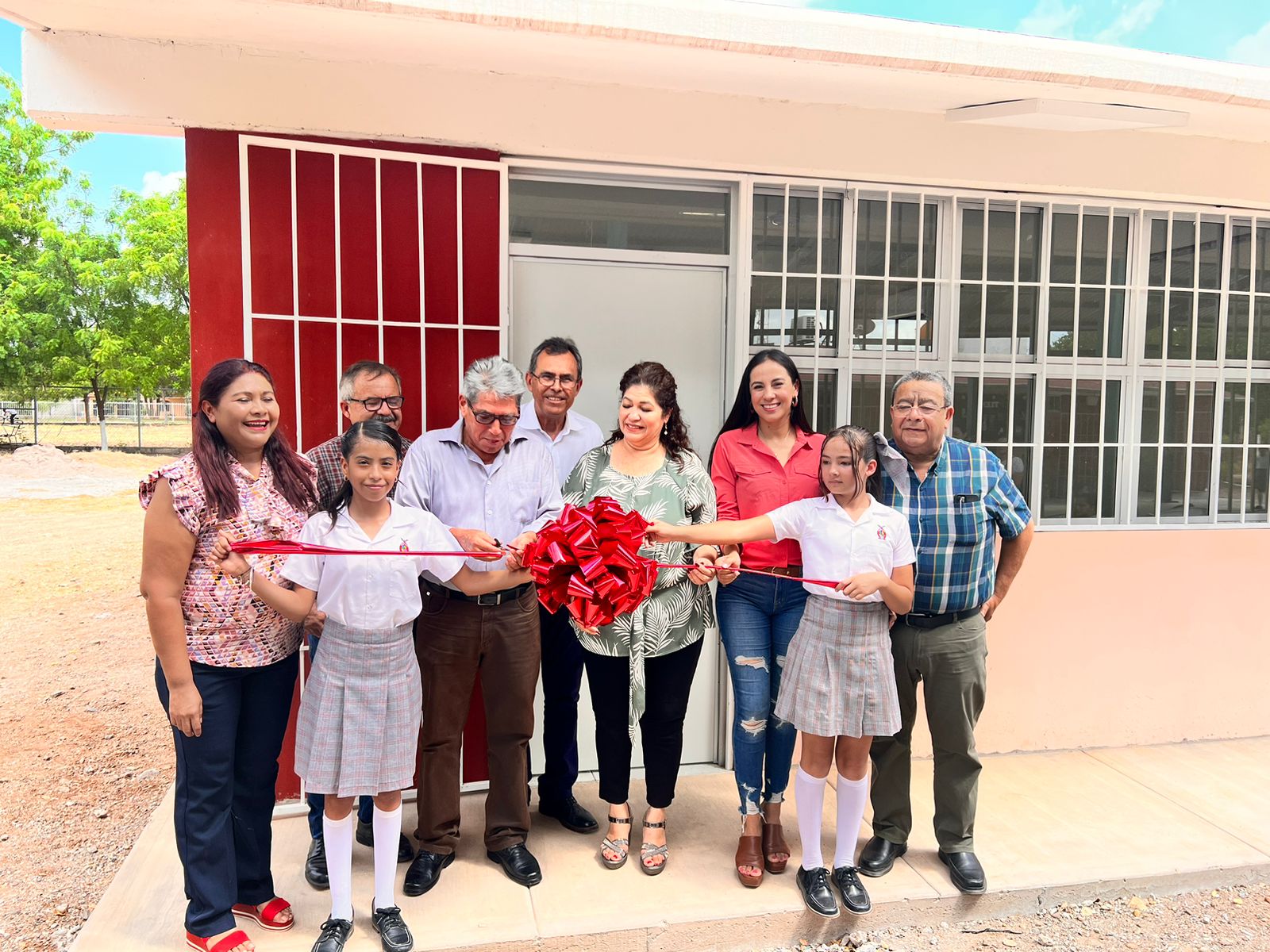 Benefician a estudiantes de telesecundaria con nueva aula, en Angostura