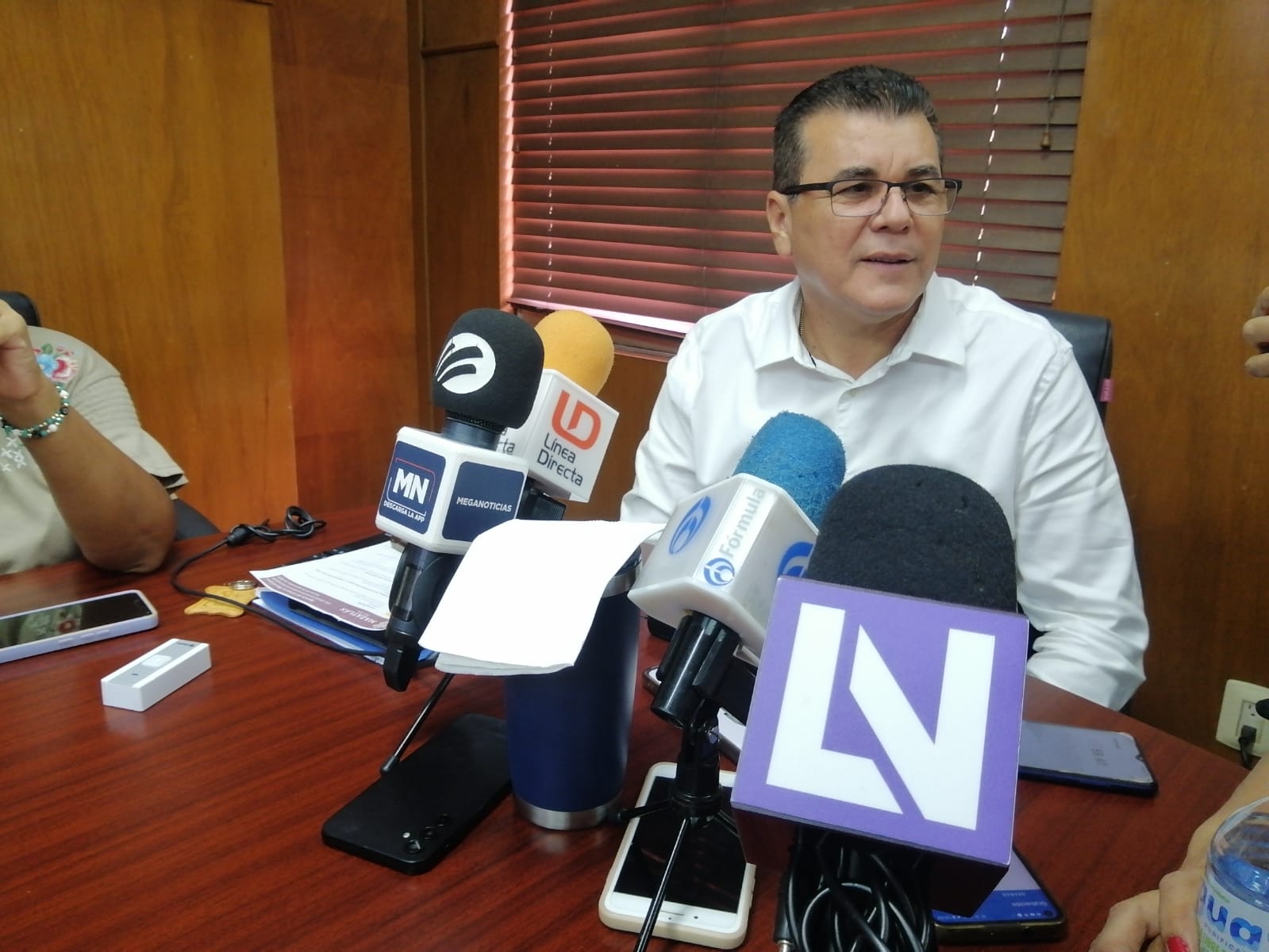 Para el alcalde de Mazatlán que las mujeres gobiernen abre la posibilidad de que sean mejores gobernantes