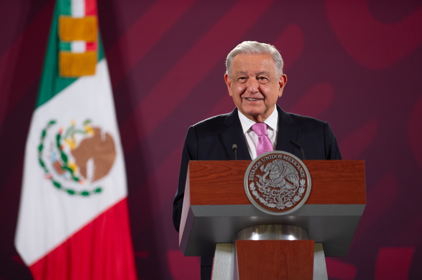 ‘Zafo’ dice López Obrador a propuesta de ser ‘senador honorario’ después de concluir su gobierno