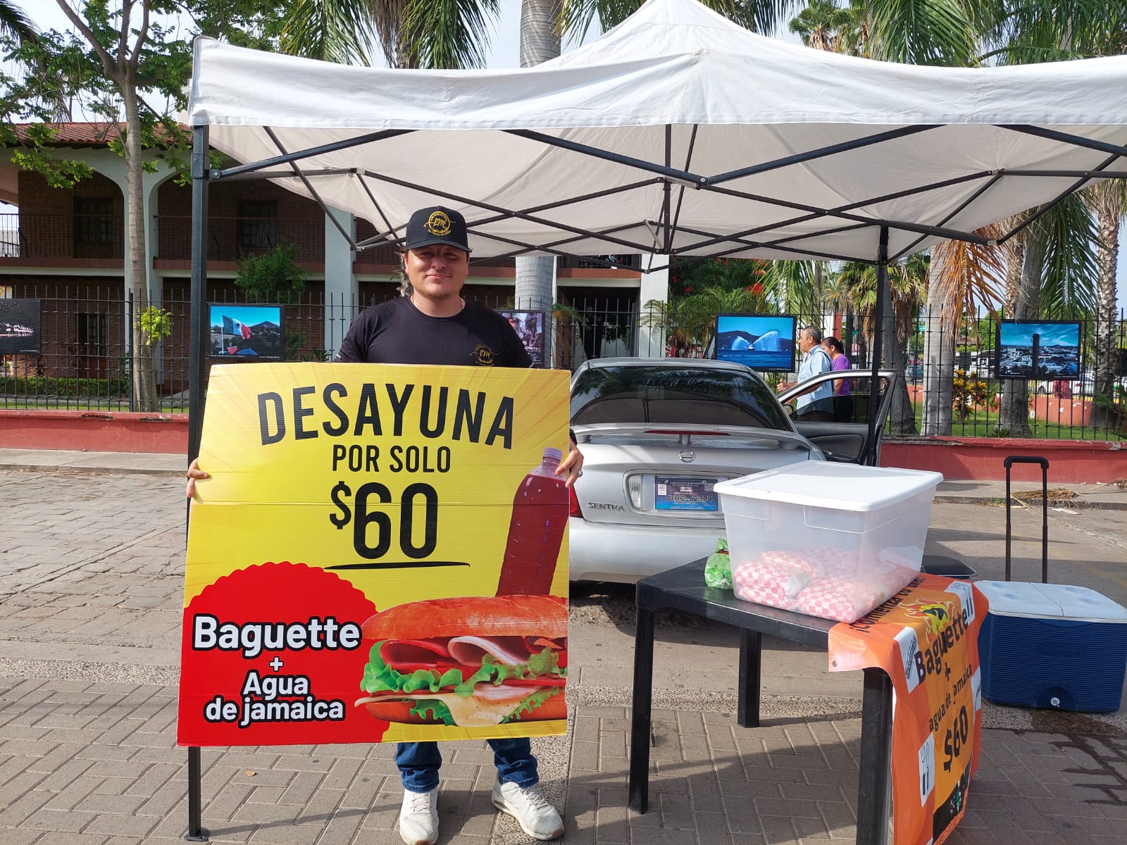 Un tiktoker culichi fue su inspiración: Brayan decide emprender y vender baguettes en crucero de Los Mochis