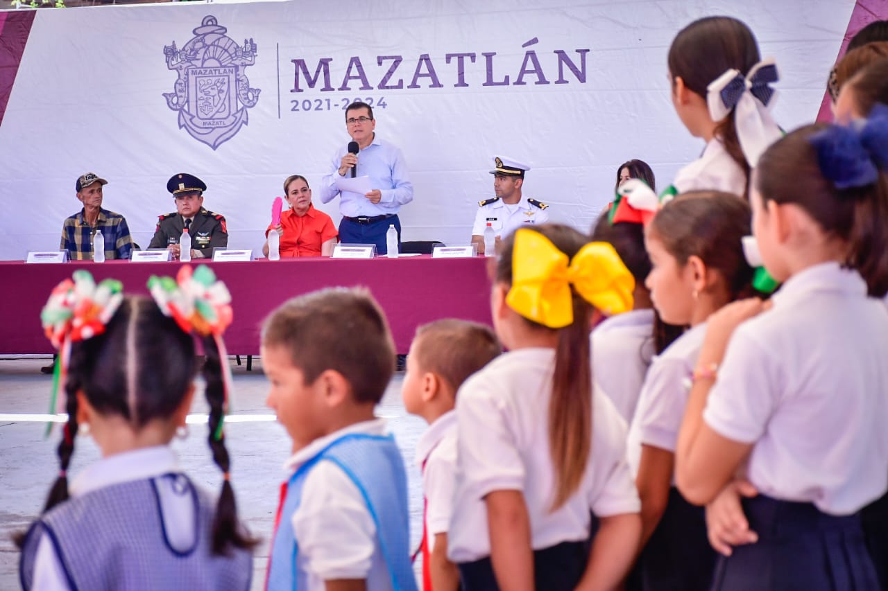 Ante las altas temperaturas en Mazatlán se van a suspender las ceremonias del Lunes Cívicos en las escuelas