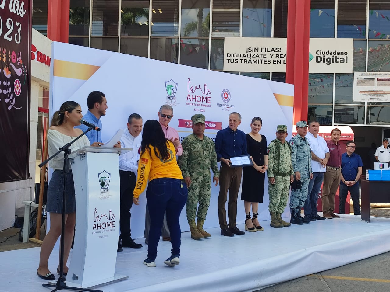 Ciudadanos reciben el Premio Municipal al Mérito de Protección Civil 2023