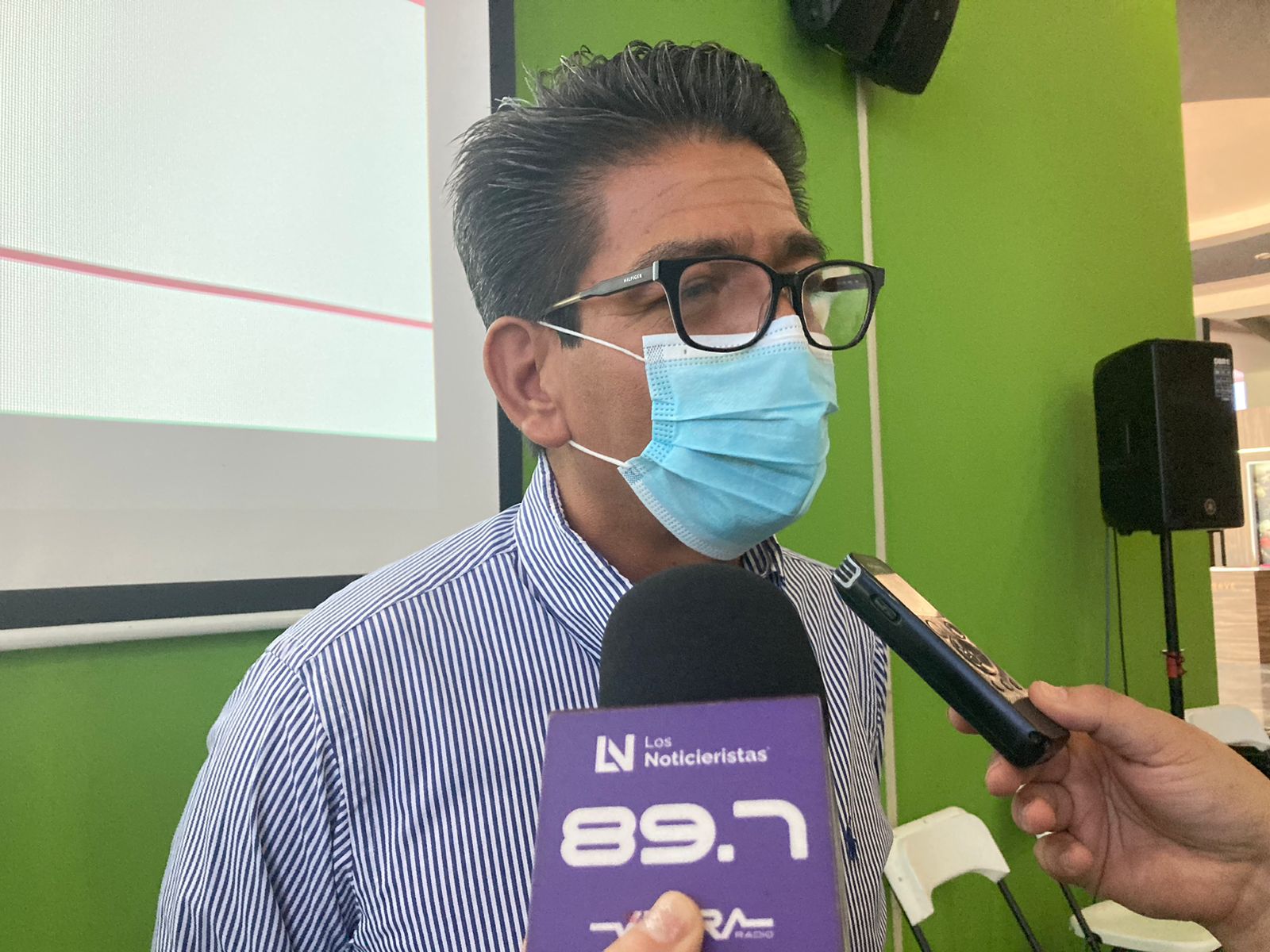 Con cubrebocas reaparece el alcalde de Guasave en Cabildo, dio negativo a segunda prueba COVID-19