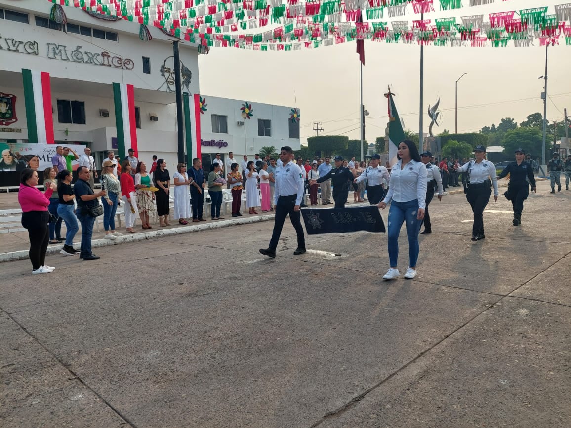 Con gran éxito realizan en Guamúchil desfile Cívico-Militar