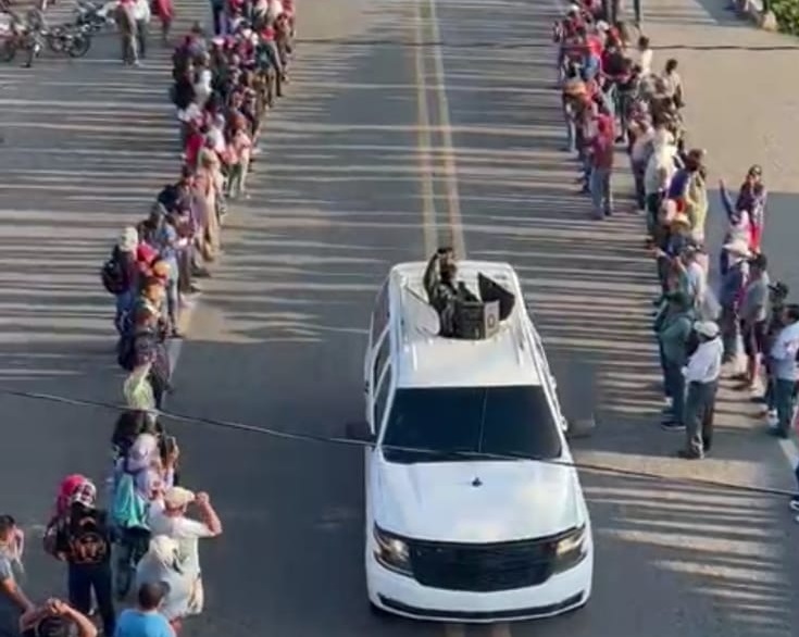 ‘Son muy buenos para la propaganda’, señala AMLO por video de convoy del crimen organizado en Frontera Comalapa