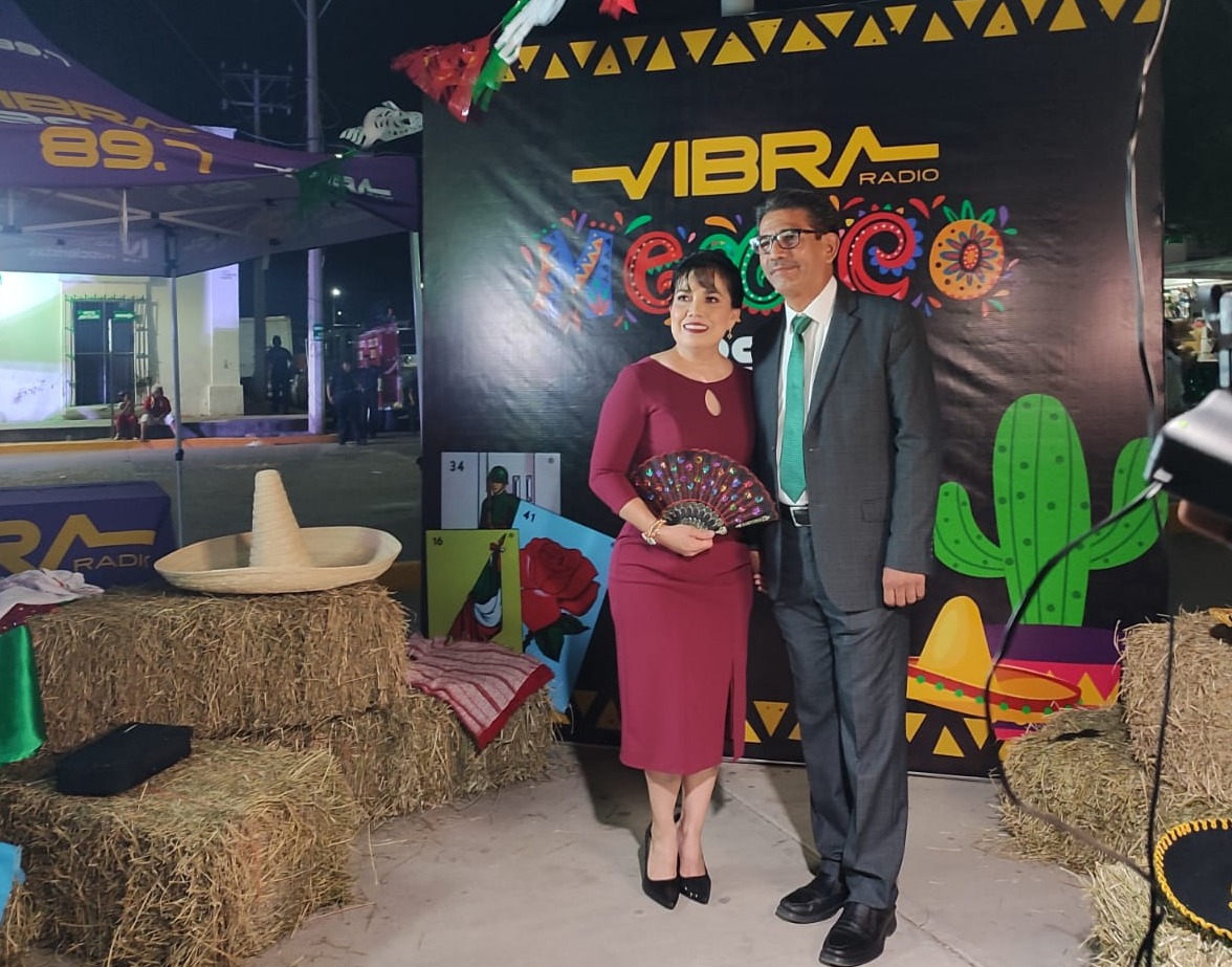Desde el parador fotográfico de Vibra Radio 89.7, invita el alcalde de Guasave al Grito de Independencia